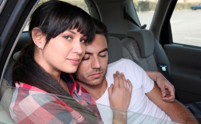 Что делать, если укачивает в авто