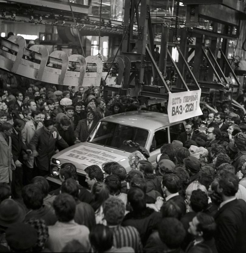 LADA NIVA: 45 лет на дорогах и вне дорог LADA NIVA: 45 лет на дорогах и вне дорог