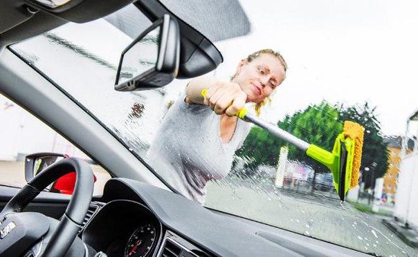 Как убрать разводы на стекле