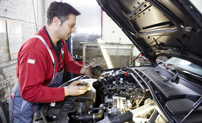 Как починить авто и не покалечиться